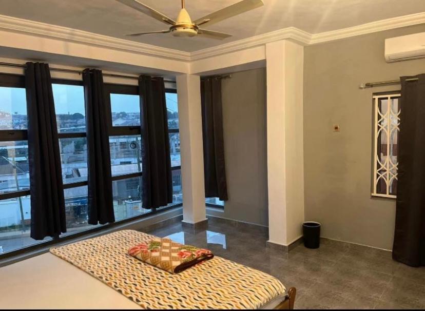 Baffour Apartments Adiebeba Exterior foto