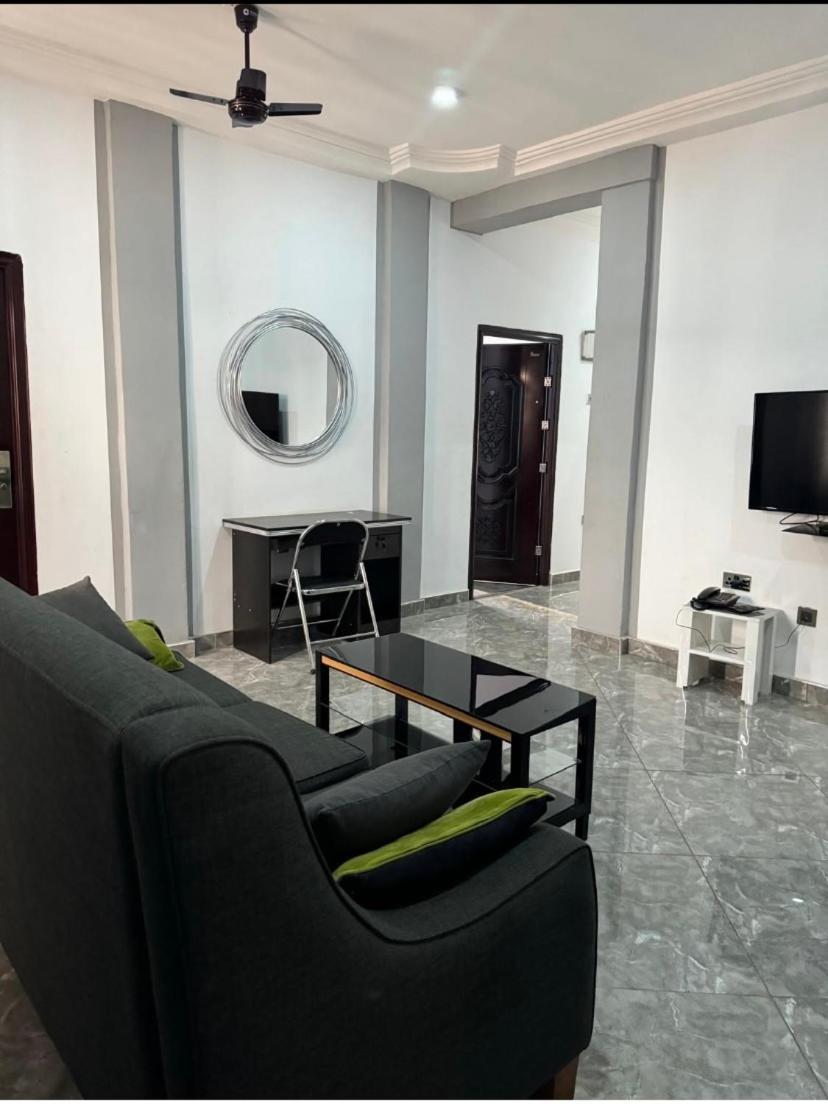 Baffour Apartments Adiebeba Exterior foto