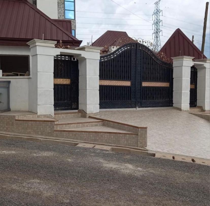 Baffour Apartments Adiebeba Exterior foto