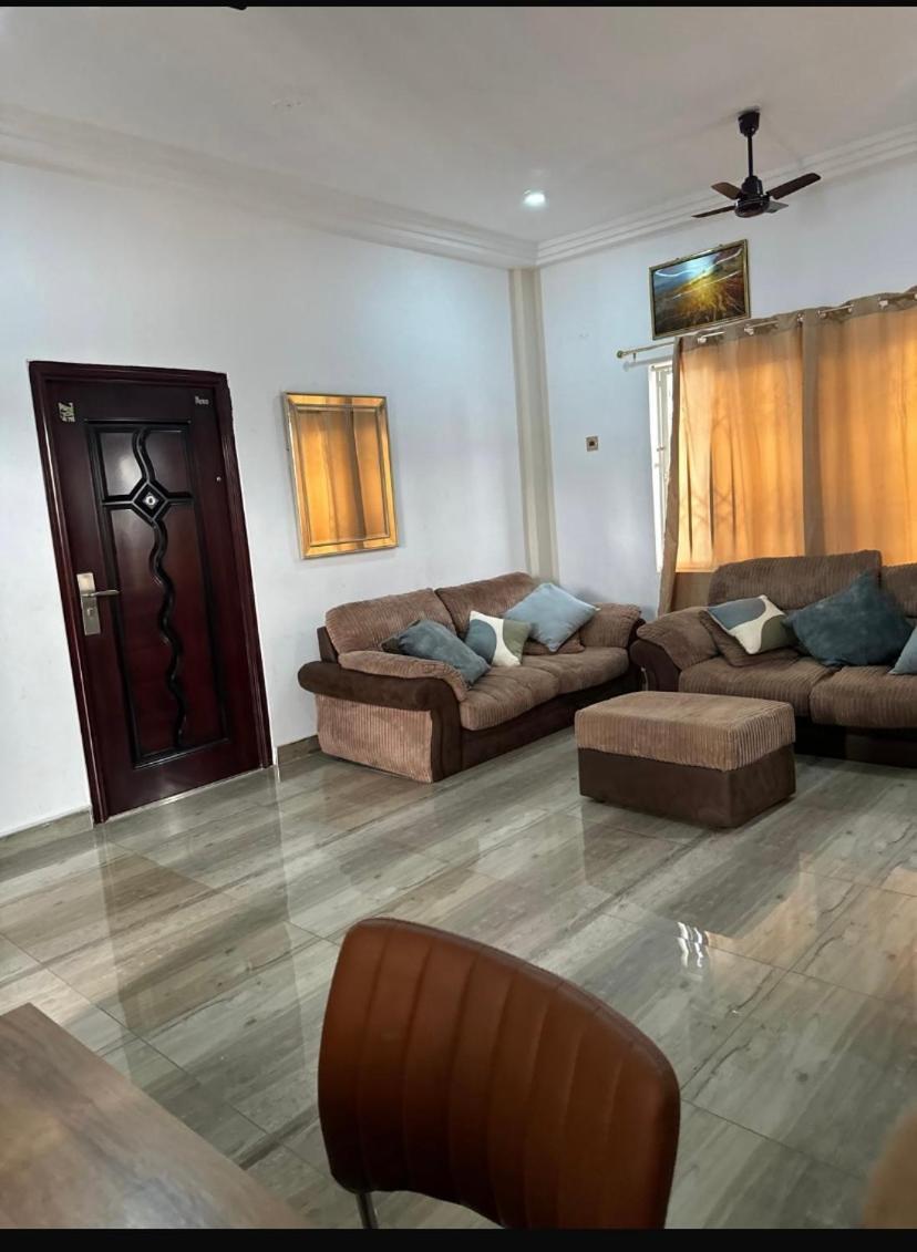 Baffour Apartments Adiebeba Exterior foto