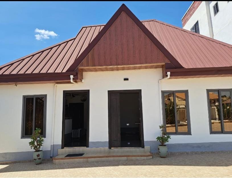 Baffour Apartments Adiebeba Exterior foto