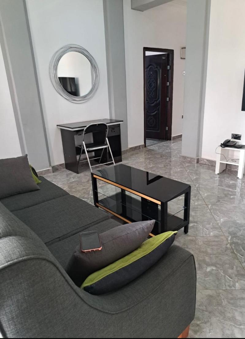 Baffour Apartments Adiebeba Exterior foto
